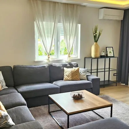 Eximius Apartment